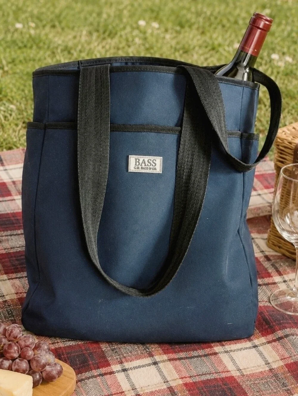 BASS Navy Blue Nautical Poolside Picnic Day Trip Camping Utility Tote Pre-Owned